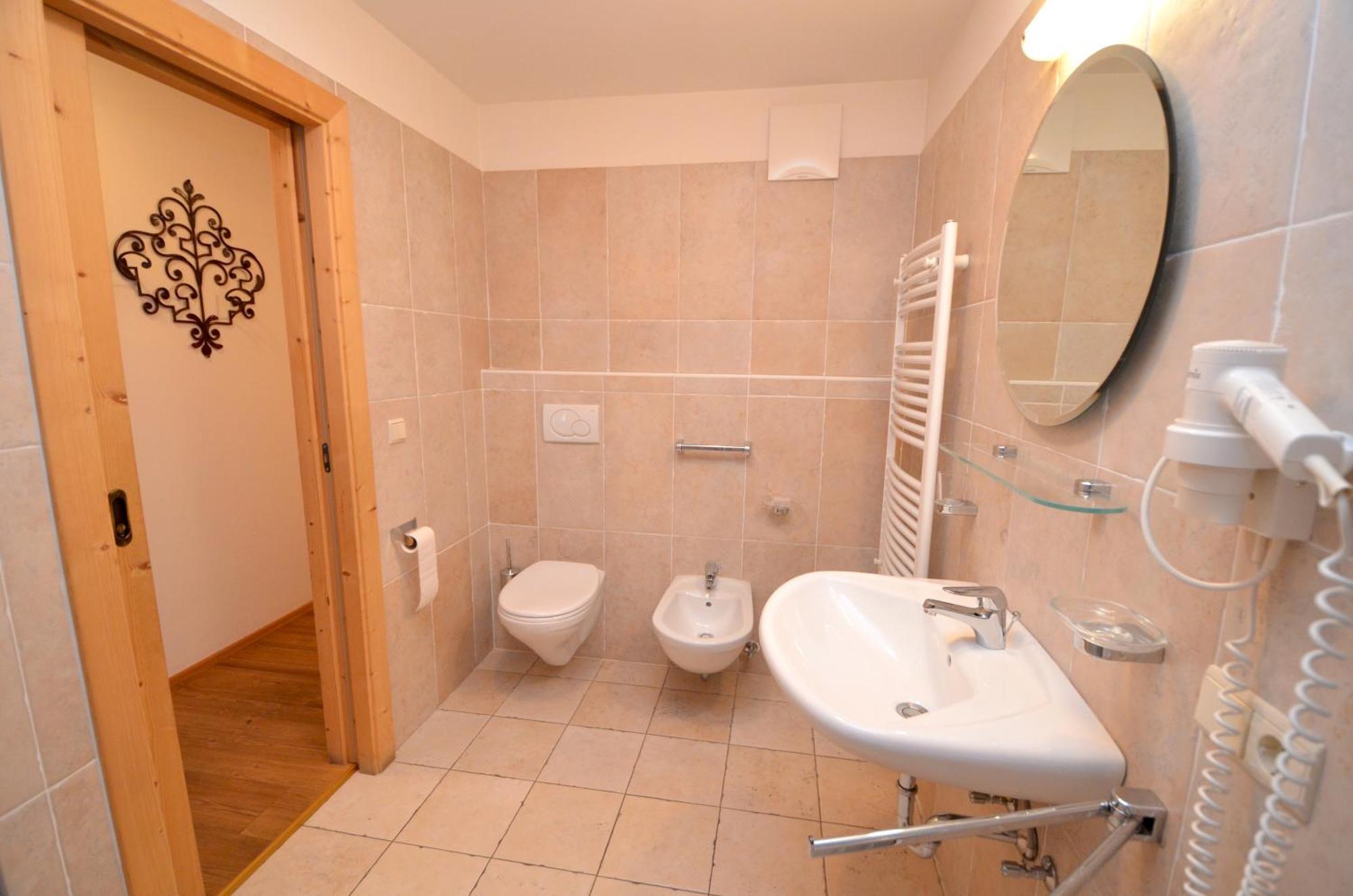 Aurturist Miramonti S. Candido San Candido Chambre photo