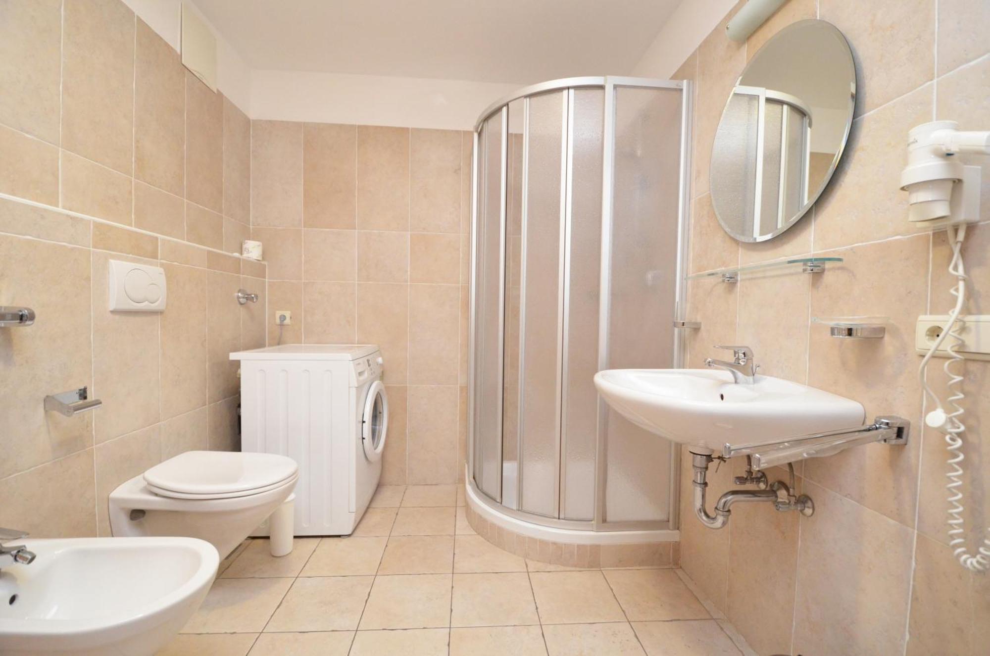 Aurturist Miramonti S. Candido San Candido Chambre photo
