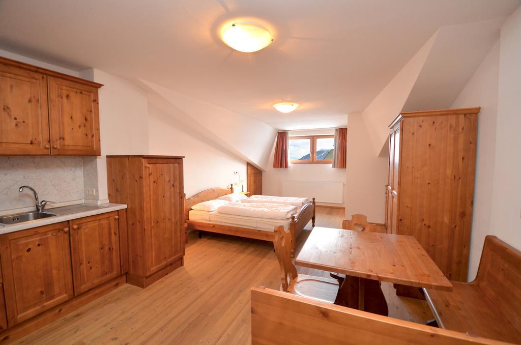 Aurturist Miramonti S. Candido San Candido Chambre photo